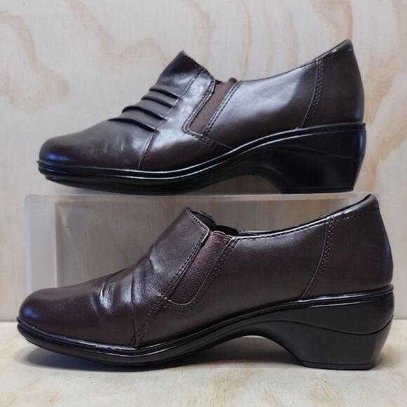 Thom McAn Dark Brown Loafers Women 8 Leather Heeled Shoe Slip-On - Picture 2 of 10